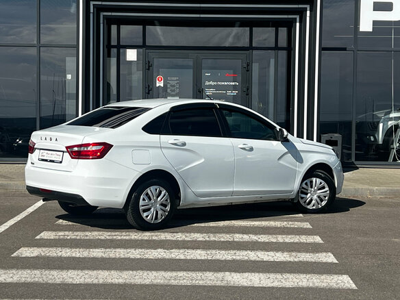 2018 Lada (ВАЗ) Vesta I, белый, 917000 рублей - вид 3