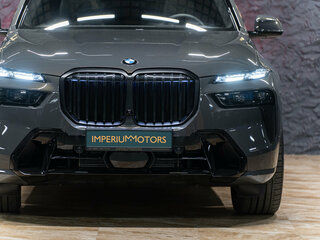 2026 BMW X7 40i I (G07) Рестайлинг, серый, 17690000 рублей, вид 3
