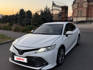 2020 Toyota Camry VIII (XV70), белый, 1790000 рублей, вид 1