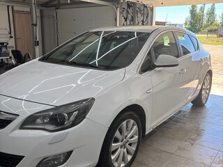 2011 Opel Astra J, белый, 850000 рублей, вид 1