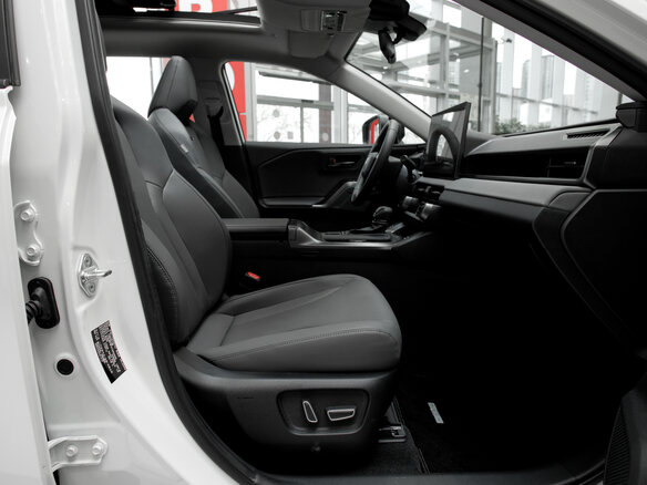 2026 Toyota RAV4 VI (XA60), белый, 4490000 рублей - вид 11