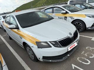 2017 Skoda Octavia III (A7), белый, 640000 рублей, вид 2