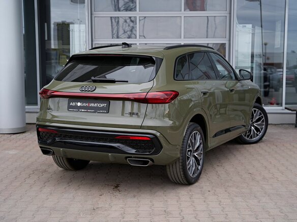 2026 Audi Q5 L III (GU), зелёный, 6399900 рублей - вид 2