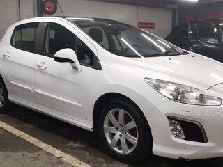 2012 Peugeot 308 I Рестайлинг, белый, 500000 рублей, вид 3