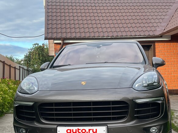 2016 Porsche Cayenne S II Рестайлинг (958), коричневый, 6200000 рублей - вид 1