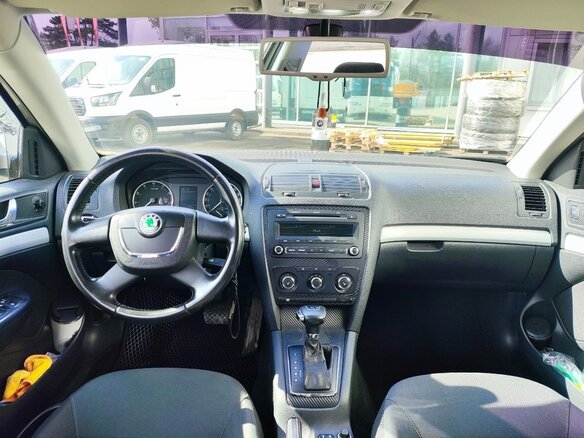 2011 Skoda Octavia II (A5) Рестайлинг, бежевый, 910000 рублей - вид 9