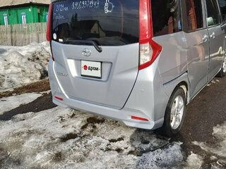 2021 Toyota Roomy I Рестайлинг, серебристый, 930000 рублей, вид 3