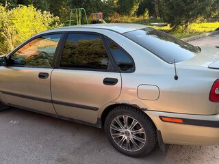 2002 Volvo S40 I Рестайлинг, золотистый, 180000 рублей, вид 4