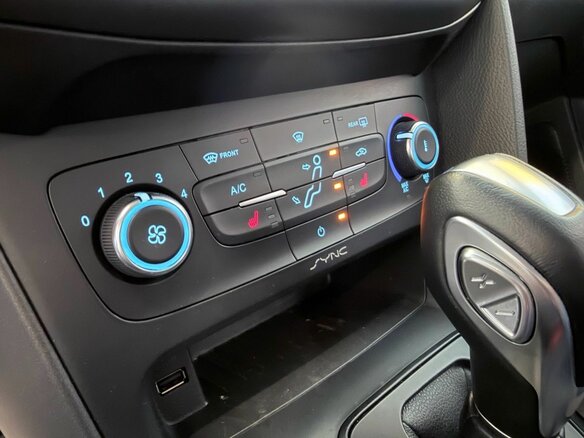 2018 Ford Focus III Рестайлинг, белый, 1239000 рублей - вид 18