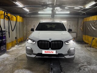 2019 BMW X5 40i IV (G05/G18), белый, 5900000 рублей, вид 5