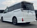 2021 Toyota Voxy III (R80) Рестайлинг, белый, 1790000 рублей - вид 3