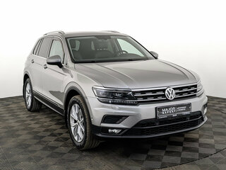 2018 Volkswagen Tiguan II, серебристый, 2910000 рублей, вид 3