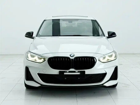 2022 BMW 1 серии 120i III (F52) Рестайлинг, белый, 1480000 рублей, вид 2