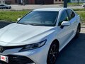 2020 Toyota Camry VIII (XV70), белый, 4050000 рублей