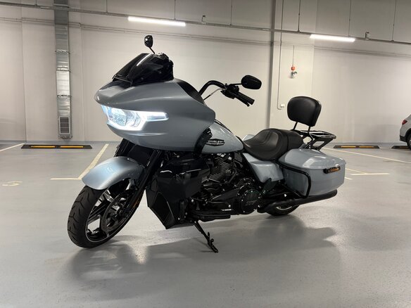 2024 Harley-Davidson Road Glide, серый, 3100000 рублей - вид 4