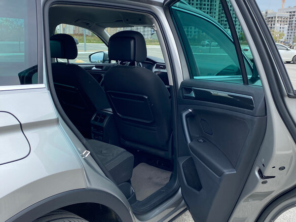 2019 Volkswagen Tiguan II, серебристый, 3100000 рублей - вид 11