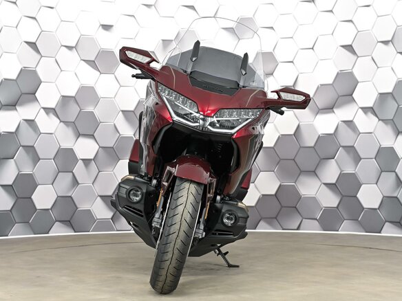 2025 Honda GL 1800 Gold Wing, красный, 3649000 рублей - вид 4