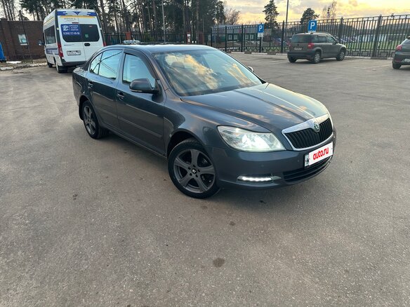 2012 Skoda Octavia II (A5) Рестайлинг, серый, 700000 рублей