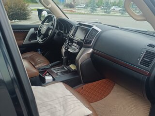 2014 Toyota Land Cruiser 200 Series Рестайлинг 1, чёрный, 3600000 рублей, вид 5