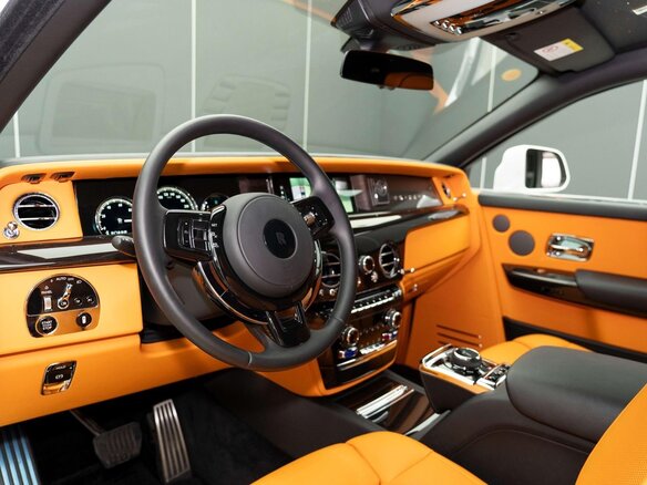 2023 Rolls-Royce Phantom Extended VIII Рестайлинг (Series II), белый, 49100000 рублей - вид 5