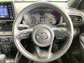 2023 Toyota Yaris IV, чёрный, 940300 рублей - вид 11