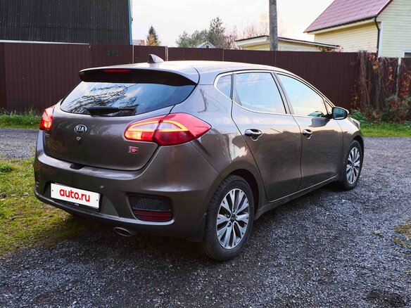 2018 Kia Ceed II Рестайлинг, коричневый, 1500000 рублей - вид 3