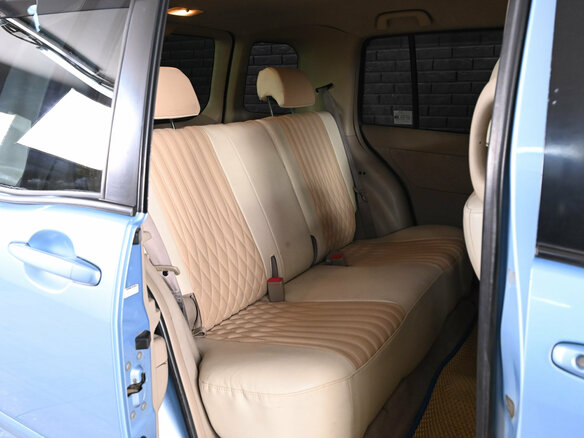 2006 Toyota Raum II, голубой, 590000 рублей - вид 12