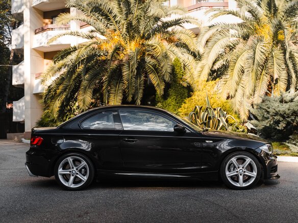 2008 BMW 1 серии 135i I (E81/E82/E87/E88) Рестайлинг, чёрный, 2000000 рублей - вид 6
