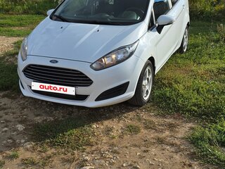 2015 Ford Fiesta Mk6 Рестайлинг, белый, 760000 рублей, вид 1