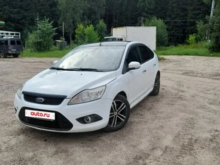2011 Ford Focus II Рестайлинг, белый, 500000 рублей, вид 2