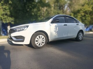 2024 Lada (ВАЗ) Vesta I Рестайлинг (NG), белый, 1620000 рублей, вид 3