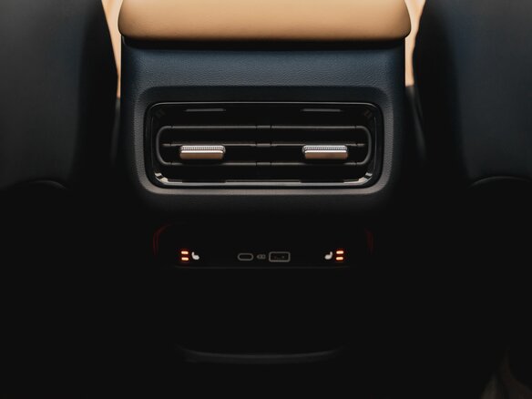 2026 Geely EX5 Гибрид EM-i, белый - вид 22