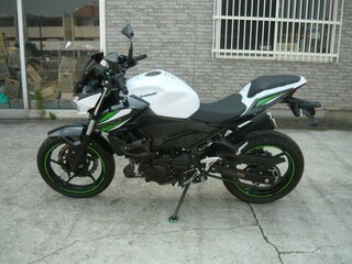 2019 Kawasaki Z 400, белый, 595000 рублей, вид 1
