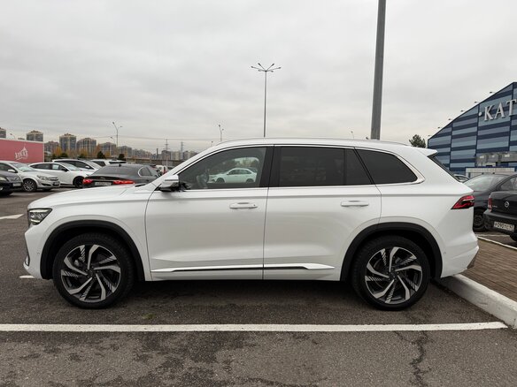2024 Geely Monjaro (Xingyue L) I Рестайлинг (China Market), белый, 3200000 рублей - вид 5