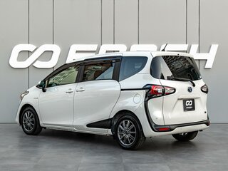 2019 Toyota Sienta II Рестайлинг, белый, 1690000 рублей, вид 2
