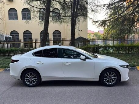 2021 Mazda 3 Axela IV (BP), белый, 1620000 рублей, вид 3