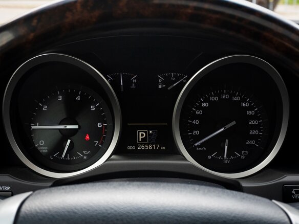 2014 Toyota Land Cruiser 200 Series Рестайлинг 1, чёрный, 4049999 рублей - вид 9