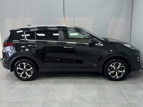 2020 Kia Sportage IV Рестайлинг, чёрный, 2390000 рублей - вид 8