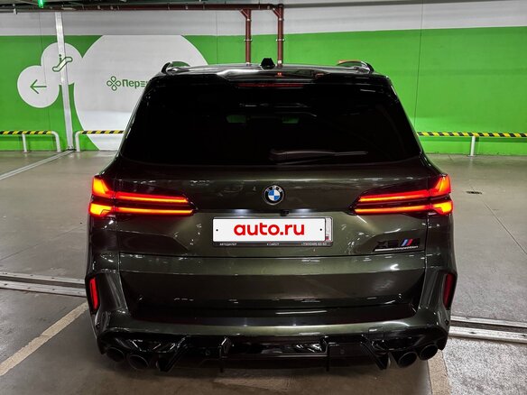 2023 BMW X5 M Competition III (F95) Рестайлинг, зелёный, 16500000 рублей - вид 3