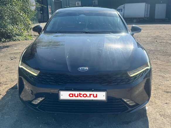 2021 Kia K5 III, чёрный, 2550000 рублей - вид 2