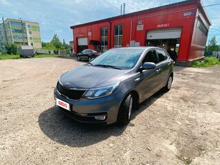 2016 Kia Rio III Рестайлинг, серый, 900000 рублей, вид 1