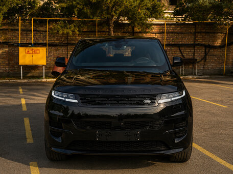 2026 Land Rover Range Rover Sport P400 MHEV III, чёрный, 18700000 рублей, вид 3
