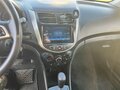 2013 Hyundai Solaris I, серебристый, 775000 рублей - вид 6
