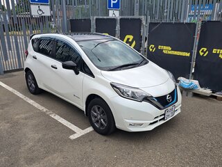 2018 Nissan Note e-Power II Рестайлинг, белый, 1400000 рублей, вид 1