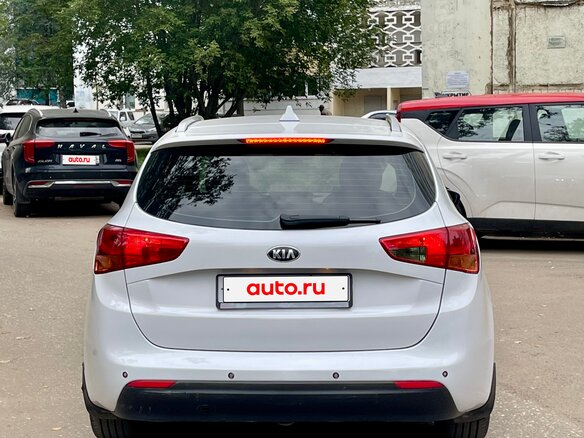 2018 Kia Ceed II Рестайлинг, белый, 1250000 рублей - вид 6