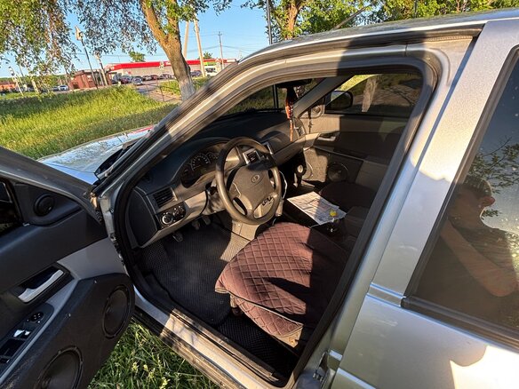 2011 Lada (ВАЗ) Priora I, серебристый, 300000 рублей - вид 10