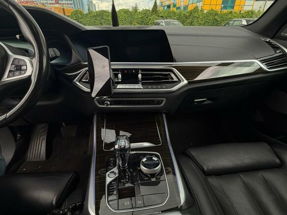 2020 BMW X5 40i IV (G05/G18), серый, 7350000 рублей - вид 6