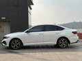2023 Volkswagen Lavida III Рестайлинг, белый - вид 2