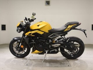 2023 Triumph Street Triple, жёлтый, 1103000 рублей, вид 1