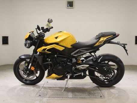2023 Triumph Street Triple, жёлтый, 1103000 рублей, вид 1